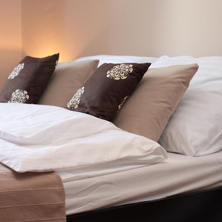 Glam House Apartments พอซนาน ภายนอก รูปภาพ
