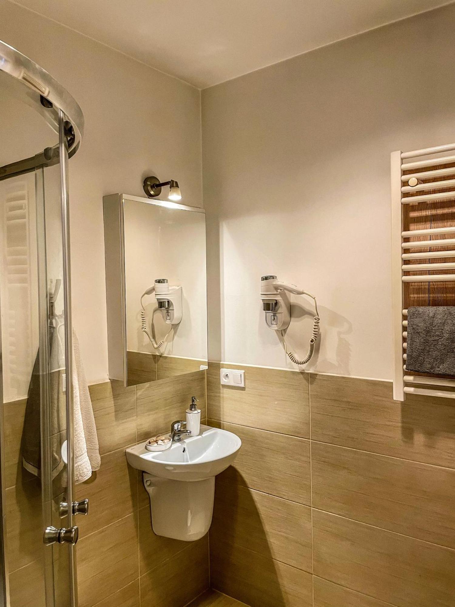 Glam House Apartments พอซนาน ภายนอก รูปภาพ