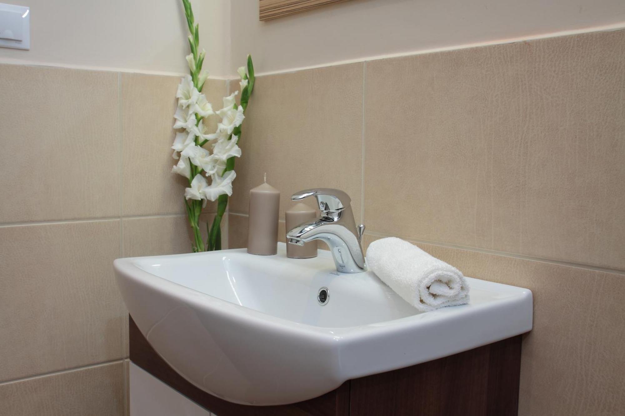 Glam House Apartments พอซนาน ภายนอก รูปภาพ
