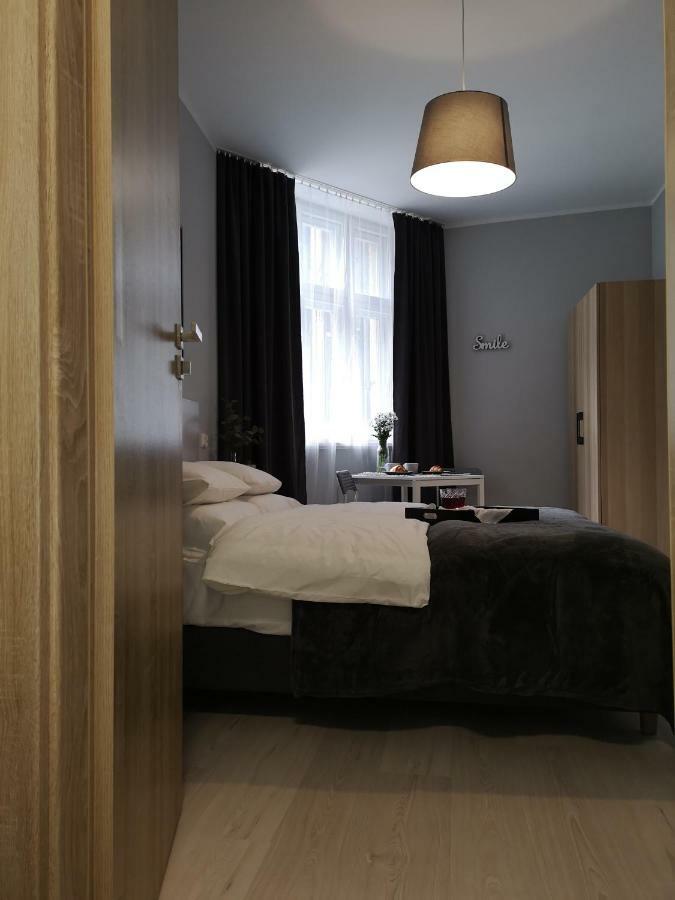 Glam House Apartments พอซนาน ภายนอก รูปภาพ